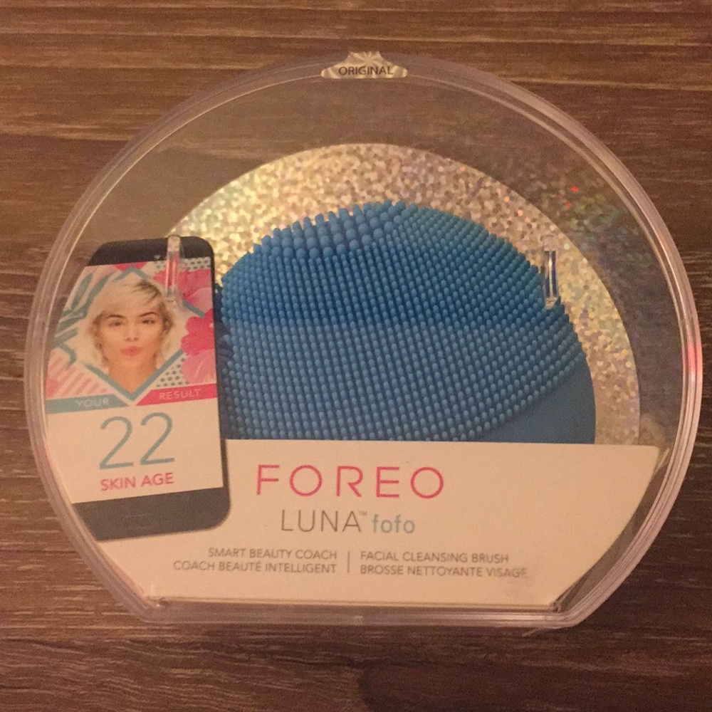 FOREO Facial Cleansing Brush